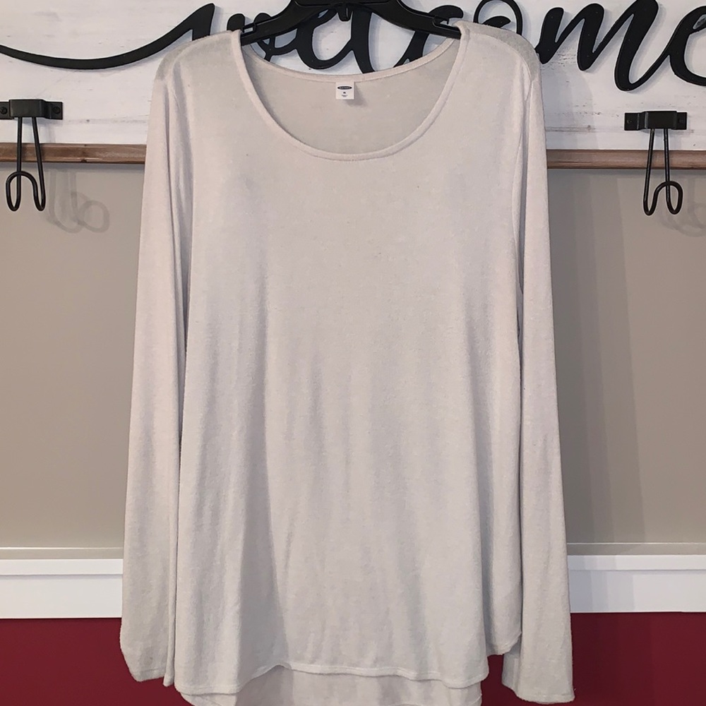 Old navy long sleeve top!